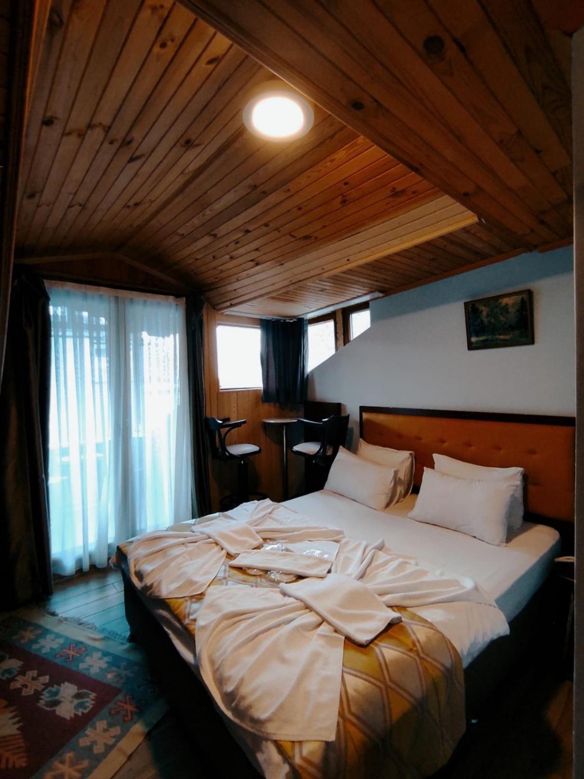Hill River Hotel Agva  Exterior photo
